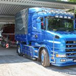 Scania Sattelschlepper V8 Zugmaschine der Bootswerft Baumgart auf dem Werftgelände in Dortmund