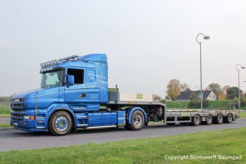 Scania Zugmaschine mit Schwertransportauflieger für Yacht- und Spezialtransporte durch Bootswerft Baumgart