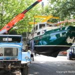 Verladung für den Transport einer St. Josephs Vleet nach Komplettrefit auf dem Werftgelände der Bootswerft Baumgart in Dortmund