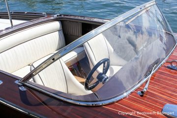 Boesch 590 St. Tropez Motorboot im Wasser des Zielhafens in der Schweiz nach durchgeführtem Refit in der Bootswerft Baumgart