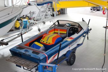 Malibu Skier Euro f3 Motorboot vor dem Refit in der Werfthalle der Bootswerft Baumgart in Dortmund