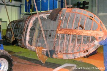 Skelett der Riva Ariston bei der Restauration in der Werfthalle der Bootswerft Baumgart in Dortmund