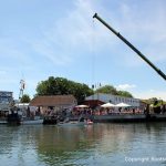 Autokran bei der Bergung der Riva Super Aquarama durch die Bootswerft Baumgart