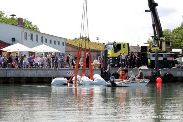 Heben einer Riva Super Aquarama durch die Bootswerft Baumgart